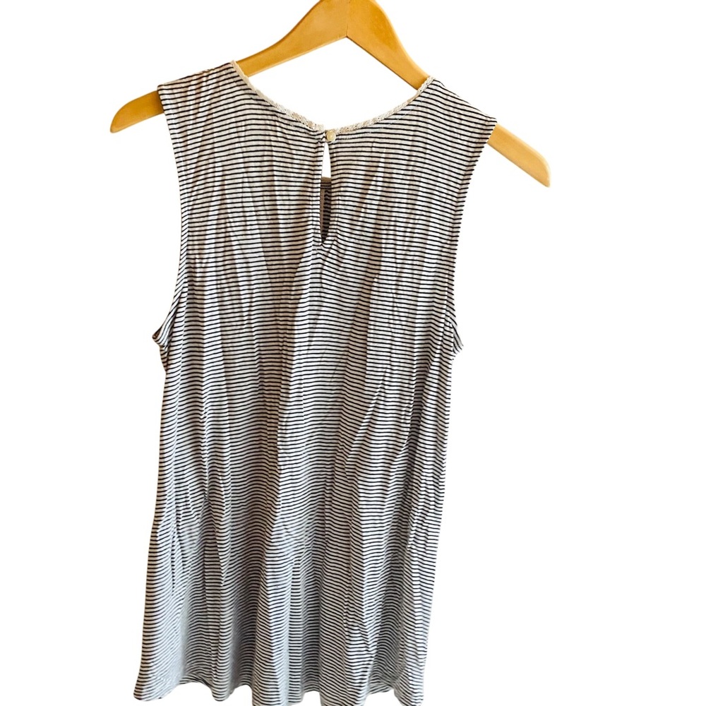 ⭐️ Anthropologie Akemi + Kin Pintucked Black White Stripe Sleeveless Tank Top - Picture 5 of 9
